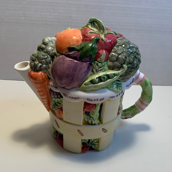 Angela Akerman Tea Garden Teapot - Picture 1 of 4